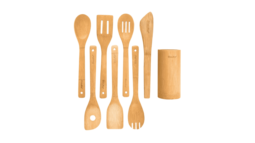Juego BlauKe de siete utensilios de cocina de bambú y soporte cilíndrico, fondo transparente